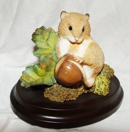 Picture of MOUSE WITH HAZELNUT